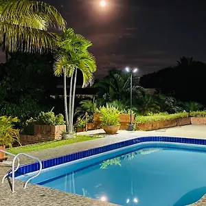 https://casa-jardin-del-lago.cali-hotels.com